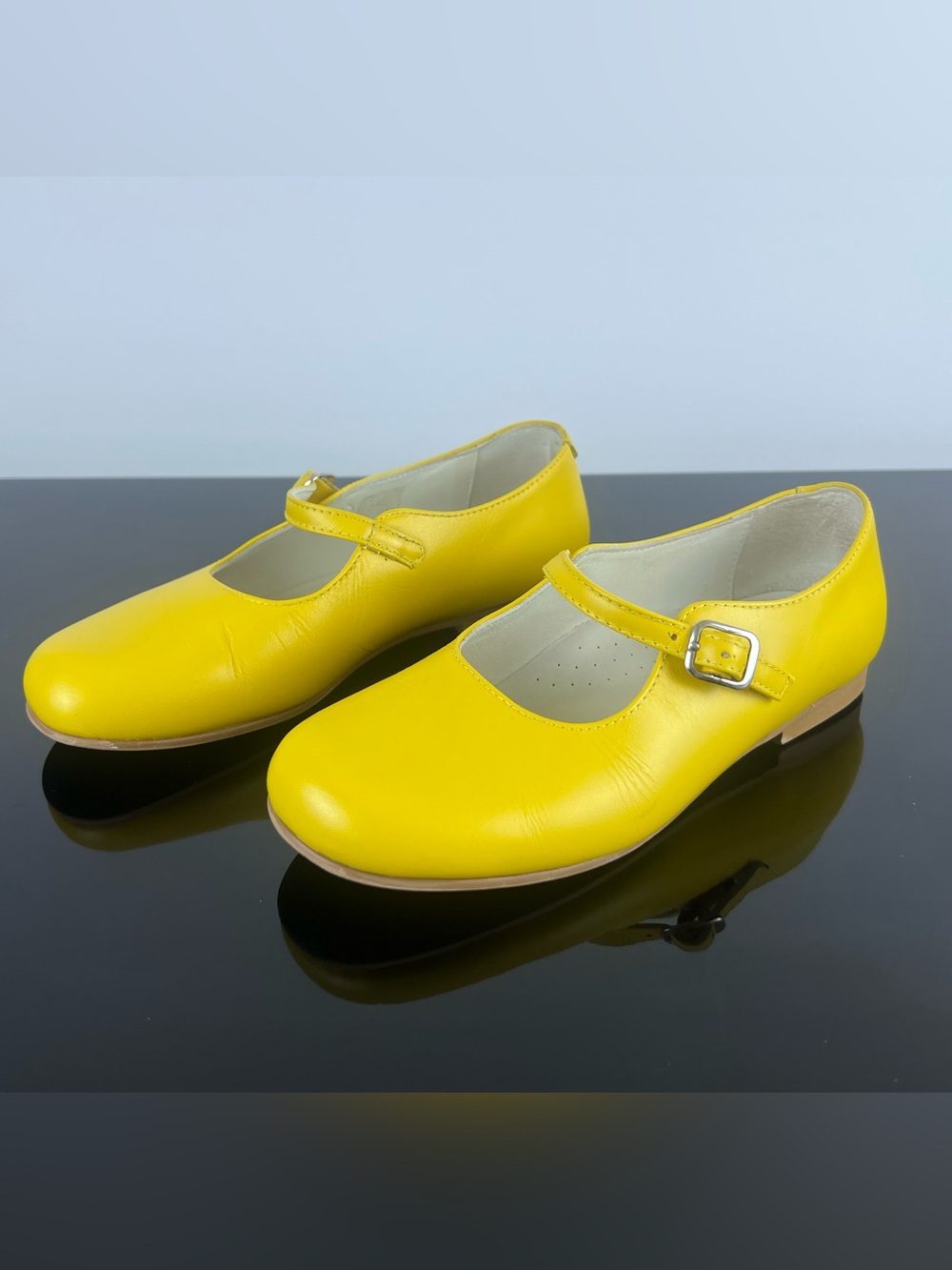 La Coqueta Kids Girls Leather Mary Jane Shoes, Yellow, 34 EU